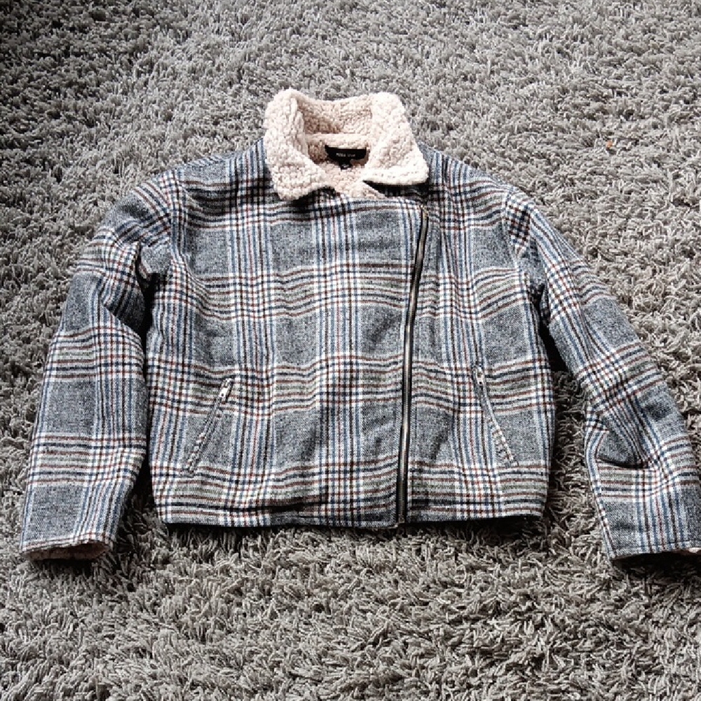 Plaid Gray Jacket with Cream Collar